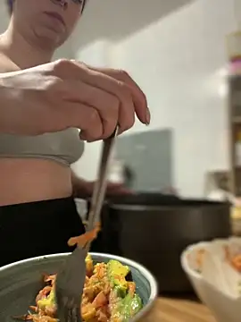 Cloew Marz online show from April 6, 9:38 pm