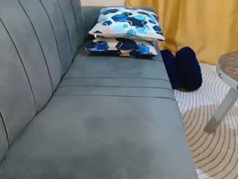 Snapshot of leslysexygirl chatting on September 15, 8:25 am leslysexygirl online show from September 15, 8:25 am