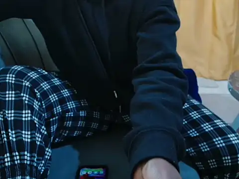 Snapshot of leslysexygirl chatting on October 4, 5:49 am leslysexygirl online show from October 4, 5:49 am