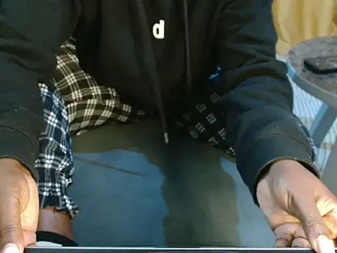 Snapshot of leslysexygirl chatting on October 19, 9:32 am leslysexygirl online show from October 19, 9:32 am