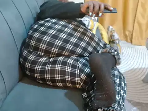 Snapshot of leslysexygirl chatting on November 5, 5:18 am leslysexygirl online show from November 5, 5:18 am