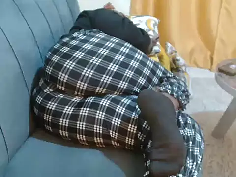 Snapshot of leslysexygirl chatting on November 24, 8:14 am leslysexygirl online show from November 24, 8:14 am