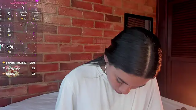 Snapshot of crystalvazquez chatting on December 18, 7:08 pm crystalvazquez online show from December 18, 7:08 pm