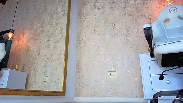 AlessiaLondon online show from November 8, 2:56 am