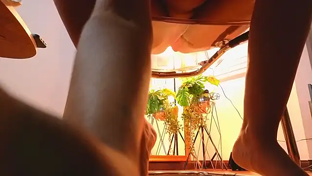 Snapshot of AlessiaLondon chatting on February 15, 8:02 am AlessiaLondon online show from February 15, 8:02 am