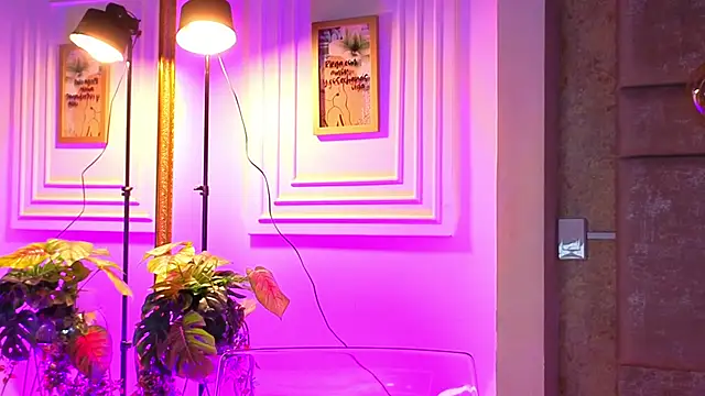 Snapshot of AlessiaLondon chatting on February 27, 10:26 am AlessiaLondon online show from February 27, 10:26 am