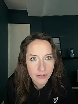 Snapshot of EmmaXXX666 chatting on February 21, 1:22 pm EmmaXXX666 online show from February 21, 1:22 pm