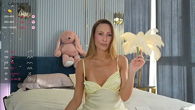 Goodgirlgonabad online show from May 31, 3:41 pm