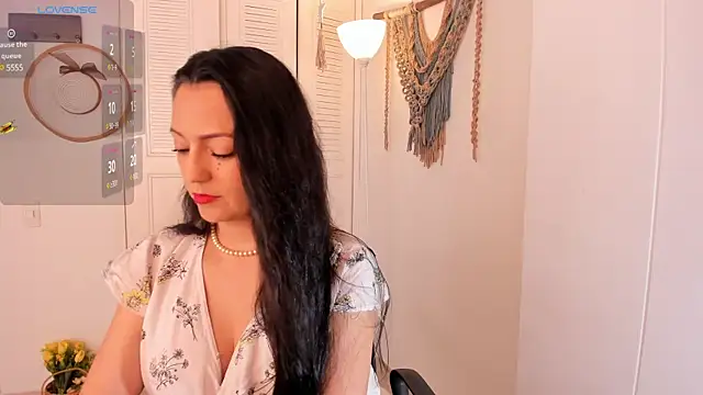 Snapshot of anaruiz_ chatting on December 15, 6:48 pm anaruiz online show from December 15, 6:48 pm