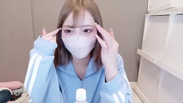  chanMOMO  online show from April 6, 11:55 am