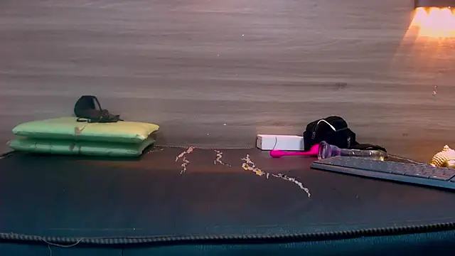 Cutie Shy  online show from February 16, 1:14 am