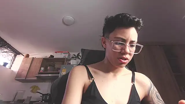Snapshot of Cutie_Shy_ chatting on June 1, 12:51 pm Cutie Shy online show from June 1, 12:51 pm
