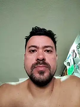 Snapshot of LatinMar chatting on October 10, 11:31 am LatinMar online show from October 10, 11:31 am