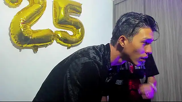 Snapshot of TommyGun_22 chatting on January 22, 12:38 am TommyGun 22 online show from January 22, 12:38 am