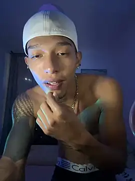 Snapshot of TommyGun_22 chatting on March 6, 12:00 am TommyGun 22 online show from March 6, 12:00 am