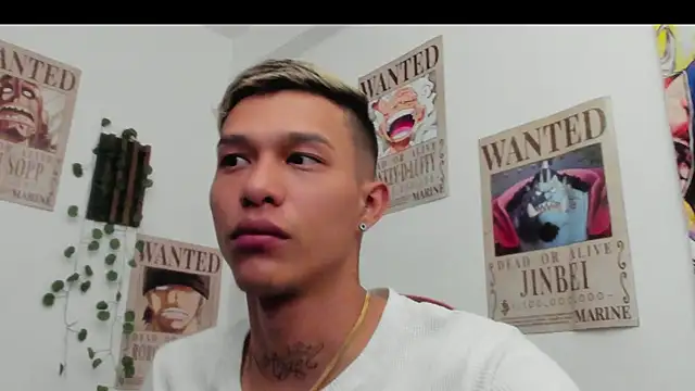 Snapshot of TommyGun_22 chatting on October 15, 11:49 pm TommyGun 22 online show from October 15, 11:49 pm