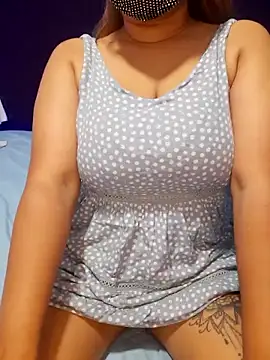 Snapshot of Wild_wifey chatting on September 18, 8:55 pm Wild wifey online show from September 18, 8:55 pm