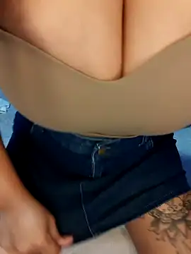 Snapshot of Wild_wifey chatting on October 11, 7:34 pm Wild wifey online show from October 11, 7:34 pm