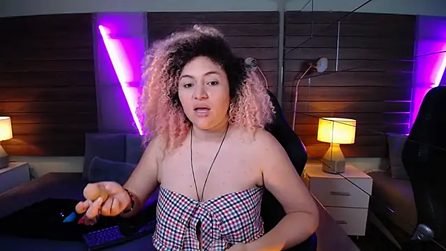 Snapshot of Kateryn_ chatting on January 31, 6:57 pm Kateryn online show from January 31, 6:57 pm