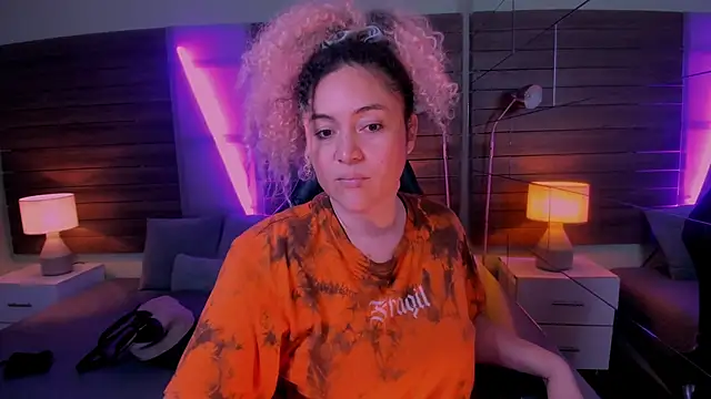 Snapshot of Kateryn_ chatting on February 1, 8:47 pm Kateryn online show from February 1, 8:47 pm