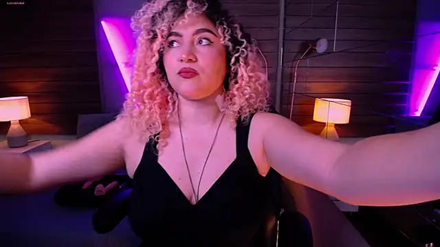 Snapshot of Kateryn_ chatting on February 7, 8:10 pm Kateryn online show from February 7, 8:10 pm