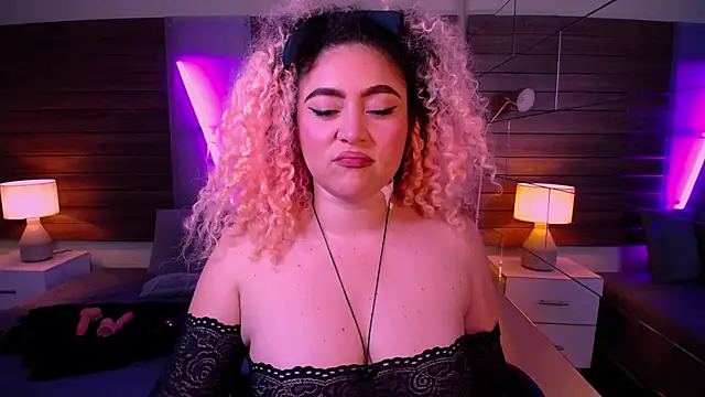 Snapshot of Kateryn_ chatting on February 10, 6:45 pm Kateryn online show from February 10, 6:45 pm