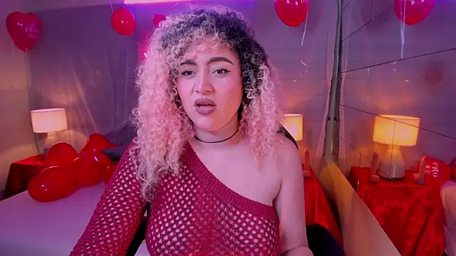 Snapshot of Kateryn_ chatting on February 15, 5:30 am Kateryn online show from February 15, 5:30 am