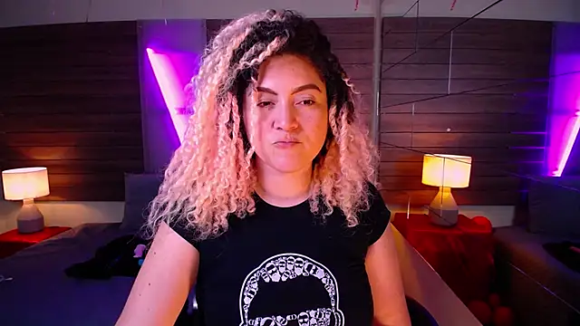 Snapshot of Kateryn_ chatting on March 6, 8:37 pm Kateryn online show from March 6, 8:37 pm