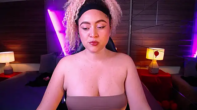 Snapshot of Kateryn_ chatting on March 7, 11:05 pm Kateryn online show from March 7, 11:05 pm