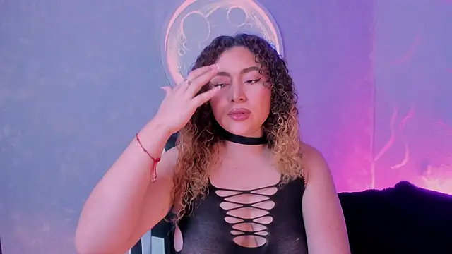 Snapshot of Kateryn_ chatting on October 11, 8:07 pm Kateryn online show from October 11, 8:07 pm