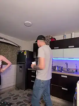 Snapshot of samantha_kevin chatting on February 7, 3:32 am samantha kevin online show from February 7, 3:32 am