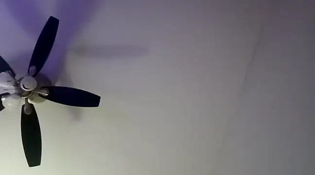 ChiRaqb8 online show from December 28, 5:33 am