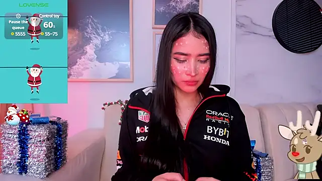 lara madisson online show from December 29, 11:40 am