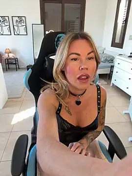 Lara Bergmann online show from December 18, 10:30 am