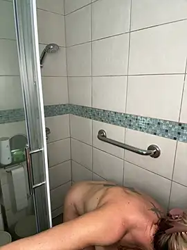 Lara Bergmann online show from January 8, 11:43 am