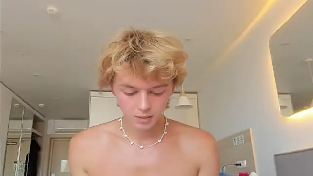 agelandreww online show from April 2, 8:12 am