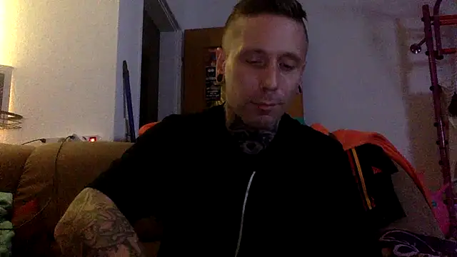 Snapshot of Schabernack1990 chatting on December 20, 3:03 am Schabernack1990 online show from December 20, 3:03 am