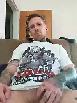 Snapshot of Schabernack1990 chatting on December 28, 1:28 pm Schabernack1990 online show from December 28, 1:28 pm