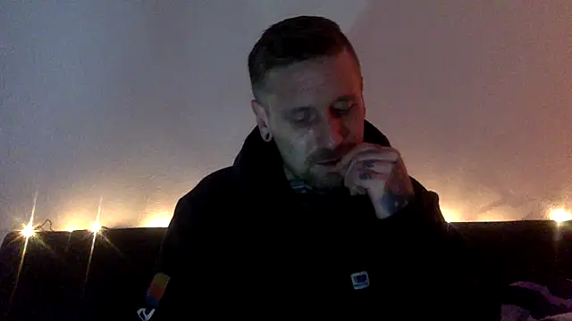 Snapshot of Schabernack1990 chatting on March 18, 12:47 am Schabernack1990 online show from March 18, 12:47 am