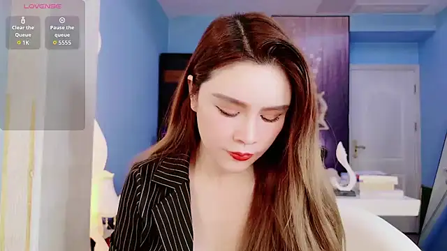 HU131452 online show from September 19, 7:47 pm