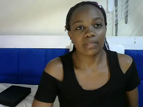 Snapshot of beauty_petite chatting on September 28, 10:37 pm beauty petite online show from September 28, 10:37 pm