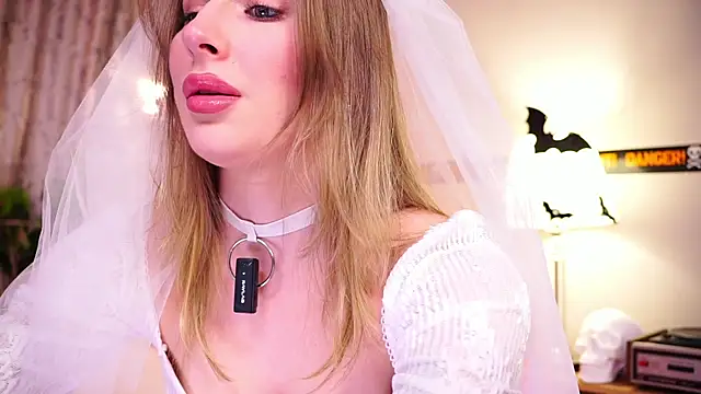 Snapshot of AnnLevine chatting on October 31, 2:07 pm AnnLevine online show from October 31, 2:07 pm