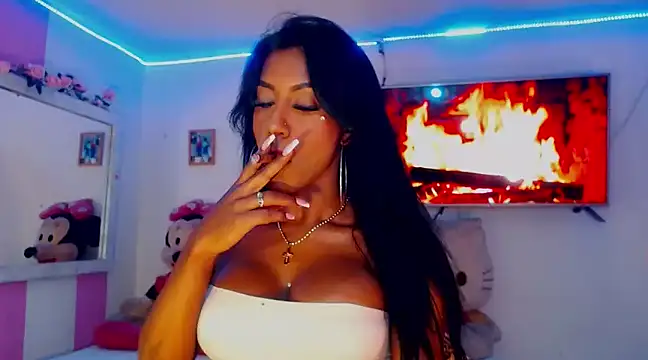 Snapshot of touchm_cockhard chatting on December 7, 5:26 am touchm cockhard online show from December 7, 5:26 am