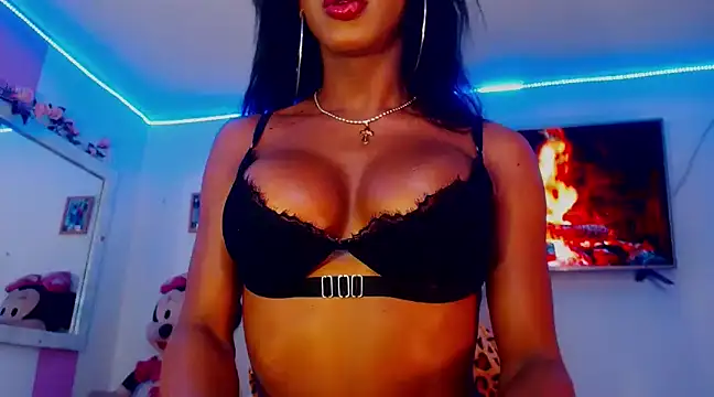 Snapshot of touchm_cockhard chatting on December 7, 8:33 am touchm cockhard online show from December 7, 8:33 am