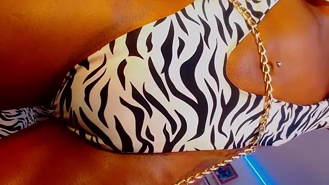 Snapshot of touchm_cockhard chatting on February 1, 3:39 pm touchm cockhard online show from February 1, 3:39 pm