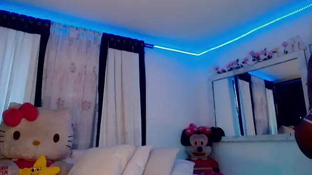 Snapshot of touchm_cockhard chatting on February 11, 10:18 pm touchm cockhard online show from February 11, 10:18 pm