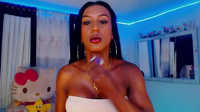 Snapshot of touchm_cockhard chatting on February 26, 11:37 pm touchm cockhard online show from February 26, 11:37 pm