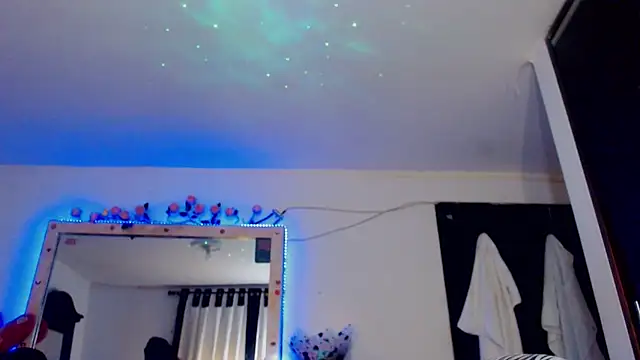 Snapshot of touchm_cockhard chatting on September 29, 11:20 pm touchm cockhard online show from September 29, 11:20 pm