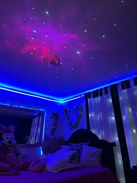 Snapshot of touchm_cockhard chatting on November 27, 6:37 am touchm cockhard online show from November 27, 6:37 am