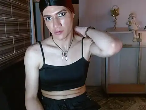 Snapshot of luna_grans_777 chatting on February 9, 10:00 pm luna grans 777 online show from February 9, 10:00 pm